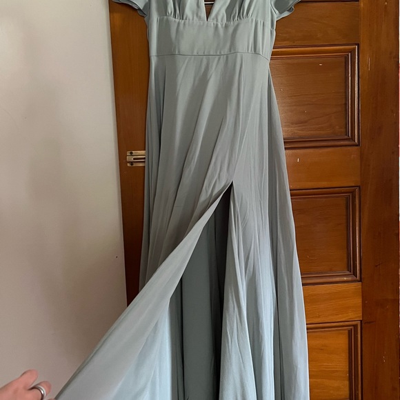 SAGE GREEN Lulu’s flutter sleeve lined maxi dress, size medium, only worn once - Picture 5 of 8